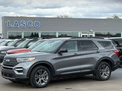 Used 2023 Ford Explorer XLT w/ Equipment Group 202A AWD/4WD image 1