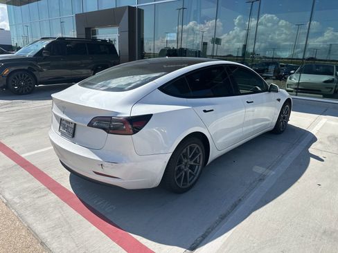Used 2022 Tesla Model 3 RWD image 6