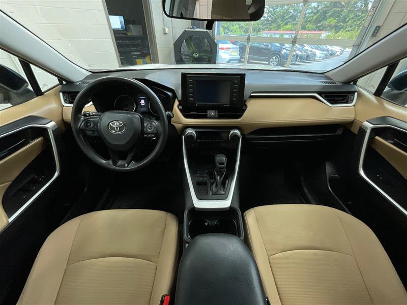 Used 2021 Toyota RAV4 LE FWD image 21