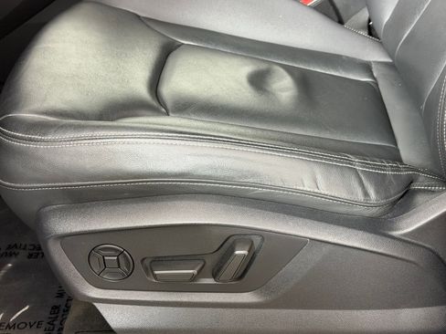 Used 2023 Audi Q8 Premium w/ Convenience Package image 14