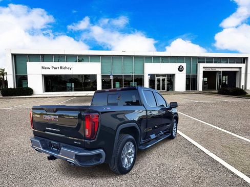 Used 2022 GMC Sierra 1500 SLT w/ SLT Premium Plus Package image 8