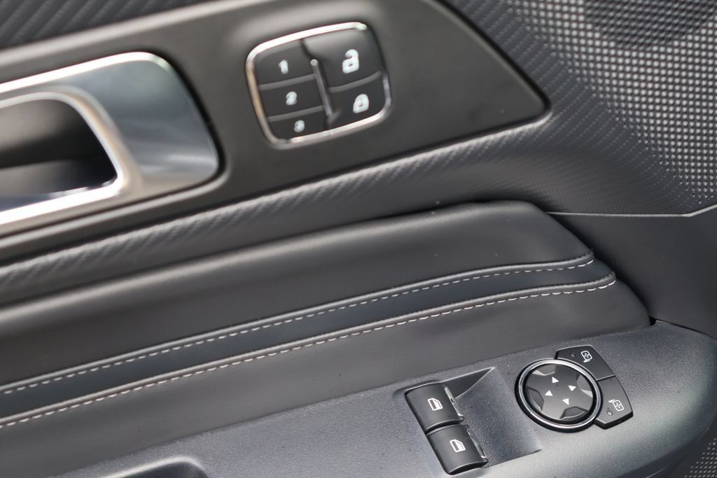 Used 2025 Ford Mustang GT Premium RWD image 18