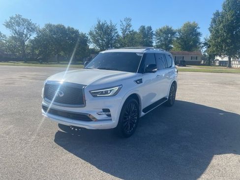 Used 2024 INFINITI QX80 Premium Select w/ Cargo Package image 2