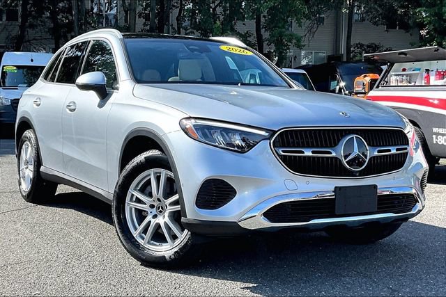 Used 2026 Mercedes-Benz GLC 300 4MATIC image 1