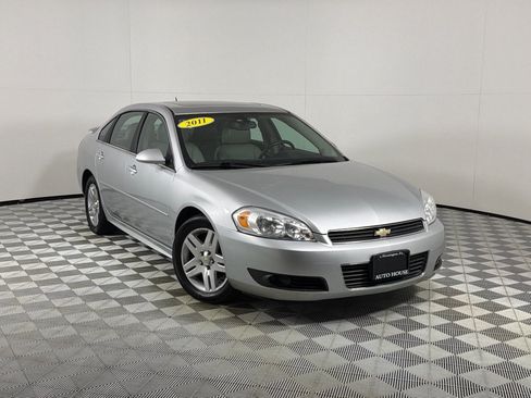 Used 2011 Chevrolet Impala LT w/ Luxury Edition Package FWD image 2
