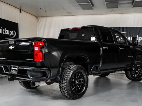 Used 2024 Chevrolet Silverado 2500 Custom w/ Custom Value Package AWD/4WD image 9