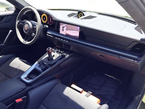 Certified 2025 Porsche 911 Carrera T RWD image 24