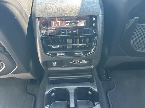 Used 2024 Jeep Grand Cherokee L Limited w/ Luxury Tech Group II AWD/4WD image 23