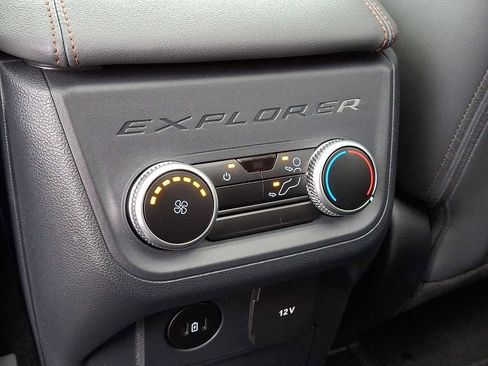 Certified 2025 Ford Explorer Active w/ Active Comfort Package image 12