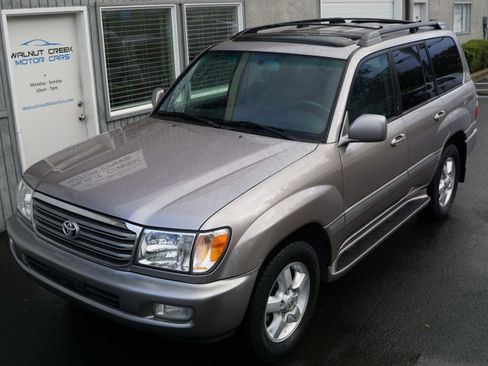 Used 2004 Toyota Land Cruiser image 3
