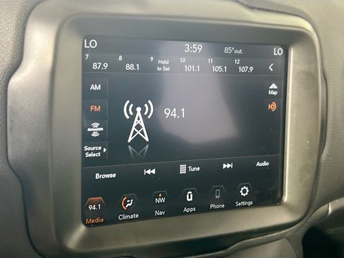 Used 2023 Jeep Renegade Altitude AWD/4WD image 15