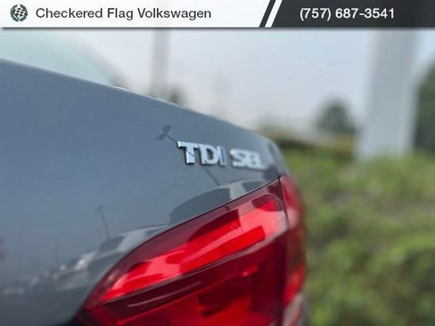 Used 2015 Volkswagen Passat TDI SEL Premium FWD image 11