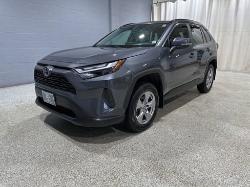 Used 2022 Toyota RAV4 XLE w/ Convenience Package image 4