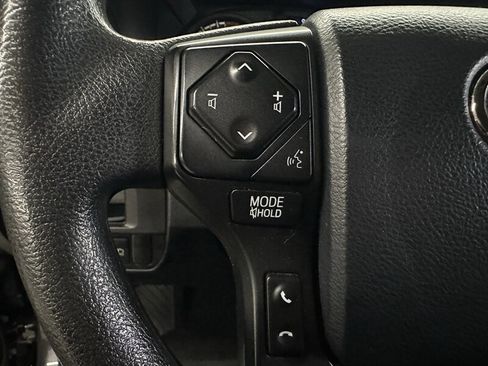 Used 2018 Toyota Tacoma SR image 27