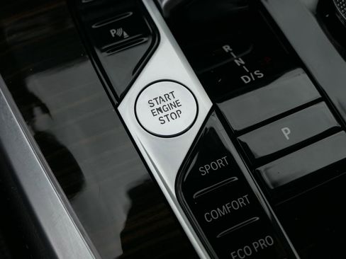 Used 2024 BMW X7 xDrive40i image 23