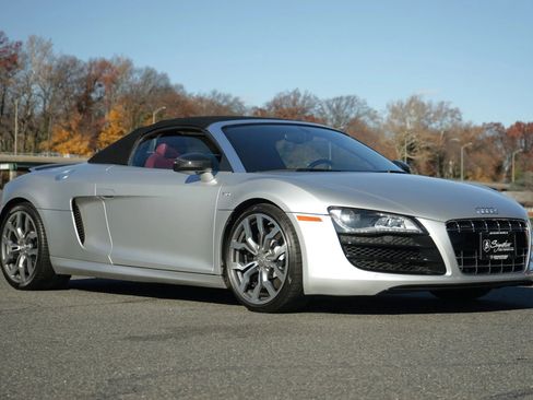 Used 2011 Audi R8 V10 image 2