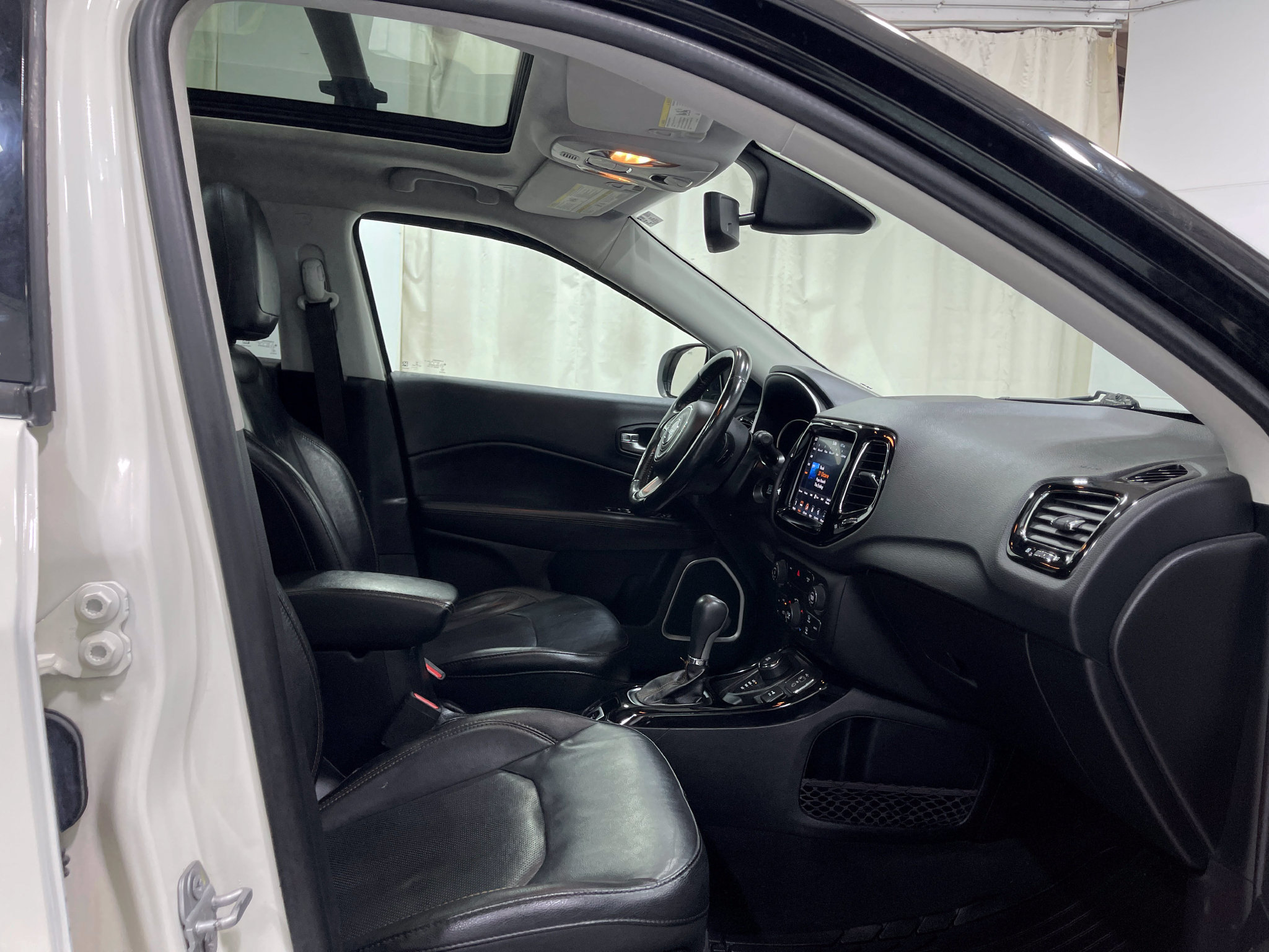 Used 2019 Jeep Compass Limited AWD/4WD image 32