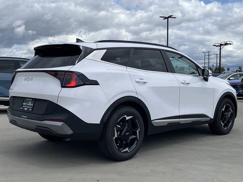 New 2026 Kia Sportage EX w/ EX Panorama Roof Package FWD image 3