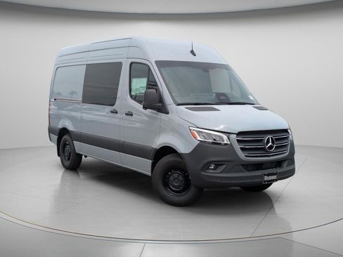 New 2025 Mercedes-Benz Sprinter 2500 image 1