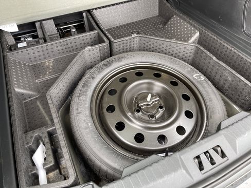 Used 2024 Ford Edge Titanium image 45