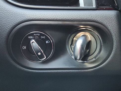 Certified 2024 Porsche Macan Base image 20