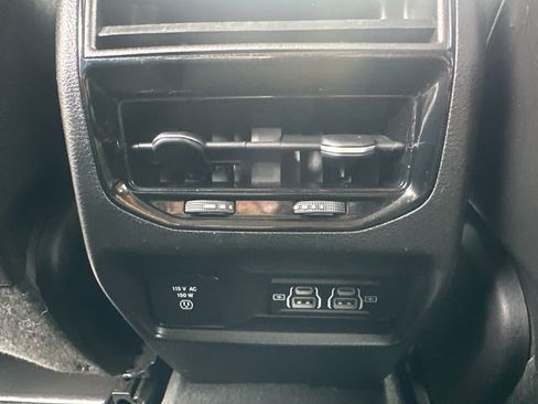Used 2023 Jeep Grand Cherokee Laredo w/ Luxury Tech Group I AWD/4WD image 19