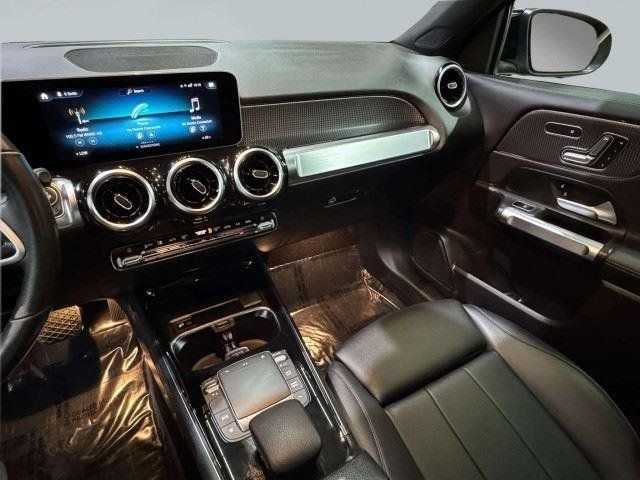 Used 2021 Mercedes-Benz GLB 250 image 42