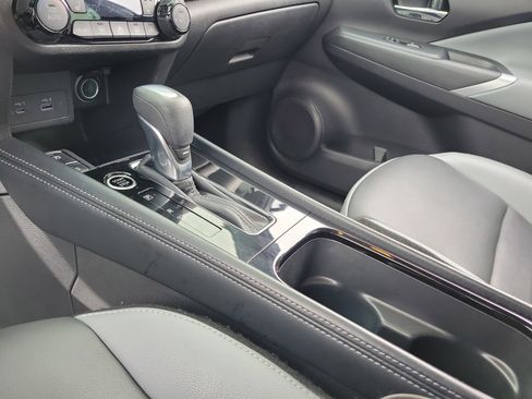 Certified 2022 Nissan Kicks SR w/ Premium Package image 29