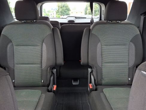 Used 2023 Chevrolet Traverse LT FWD image 19