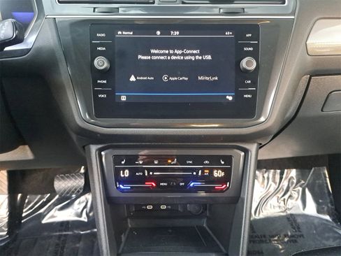 Certified 2022 Volkswagen Tiguan SE w/ Panoramic Sunroof Package image 20