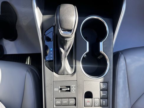 Used 2024 Toyota Highlander XLE image 17