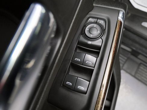 Used 2022 GMC Sierra 3500 SLE w/ SLE Convenience Package image 16