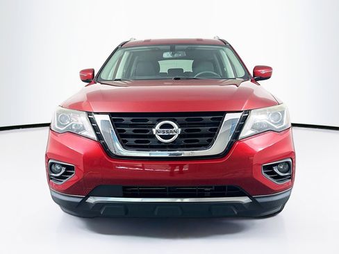 Used 2017 Nissan Pathfinder SV image 2