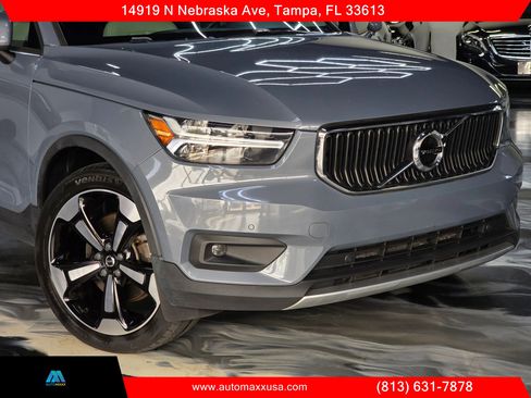Used 2021 Volvo XC40 T5 Momentum w/ Premium Package AWD/4WD image 3