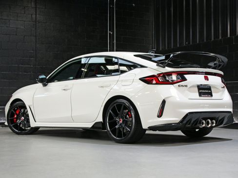Used 2024 Honda Civic Type R image 8