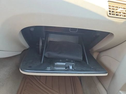 Used 2009 Buick LaCrosse CX FWD image 24