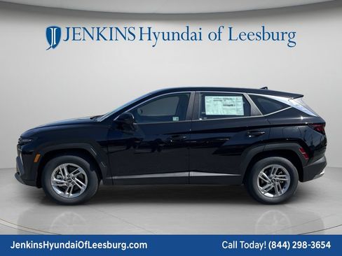 Certified 2025 Hyundai Tucson SE FWD image 12