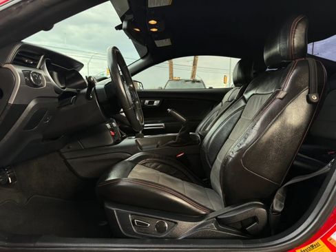 Used 2018 Ford Mustang GT w/ Black Accent Pkg RWD image 35