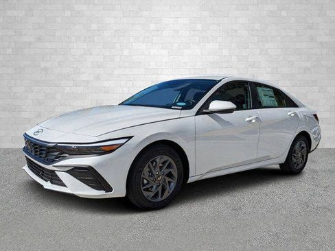 New 2025 Hyundai Elantra Sport image 5