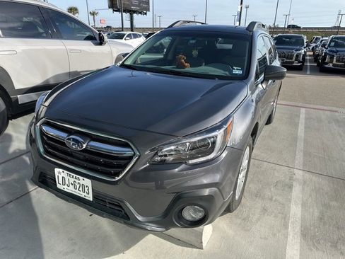 Used 2018 Subaru Outback 2.5i Premium image 2