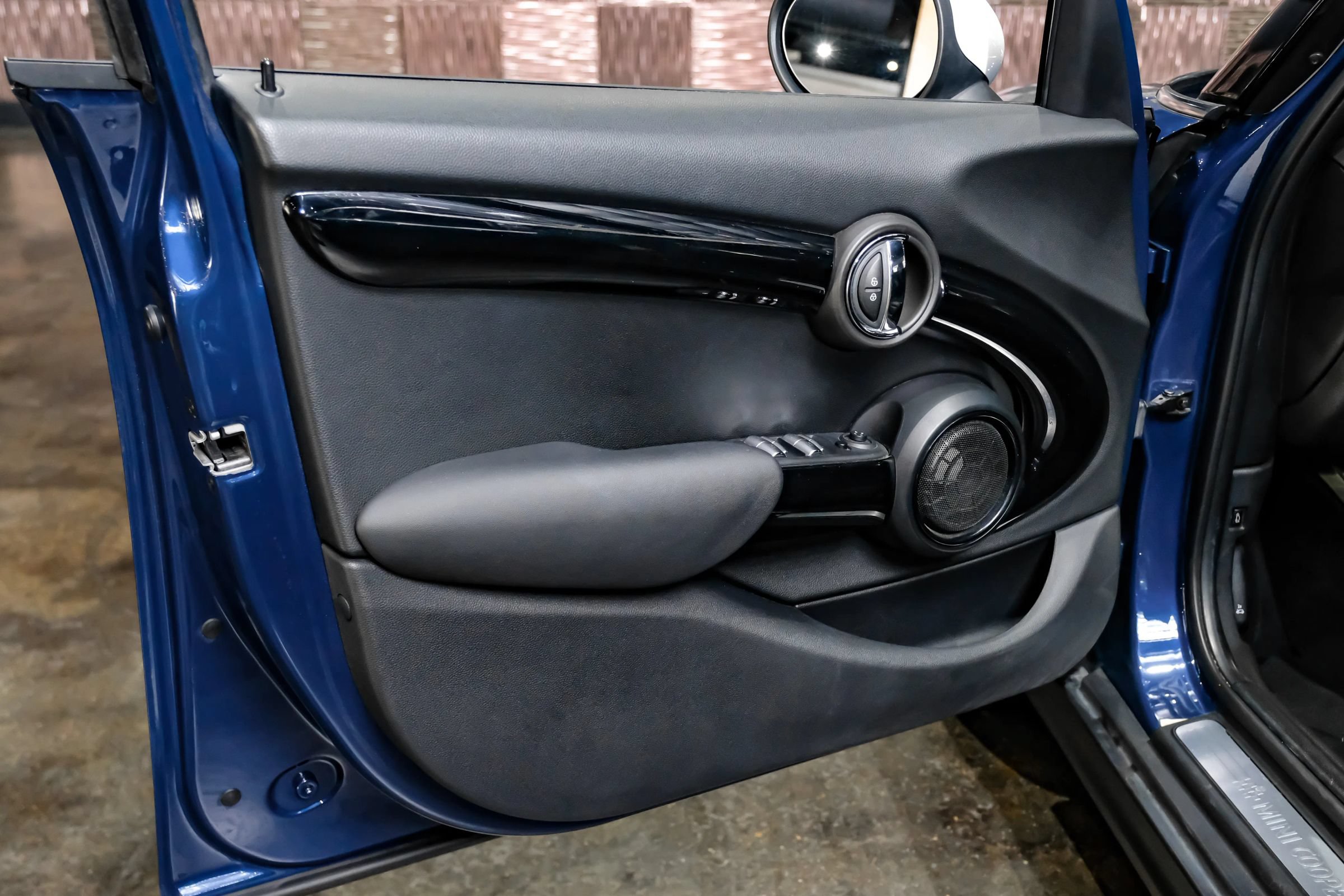 Used 2018 MINI Cooper S w/ Premium Package FWD image 47