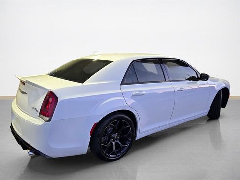 Used 2019 Chrysler 300 S image 4