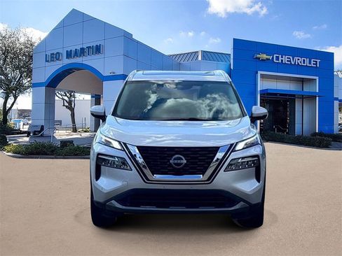 Used 2023 Nissan Rogue SL w/ SL Premium Package image 2