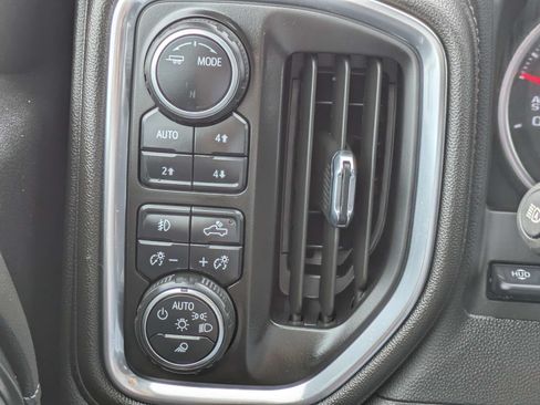 Used 2022 Chevrolet Silverado 1500 LTZ w/ Technology Package AWD/4WD image 30