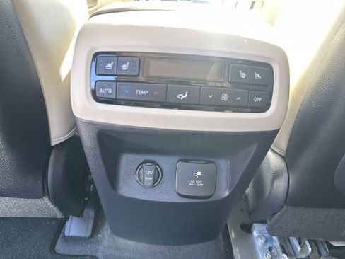 Used 2023 Hyundai Palisade Calligraphy image 30