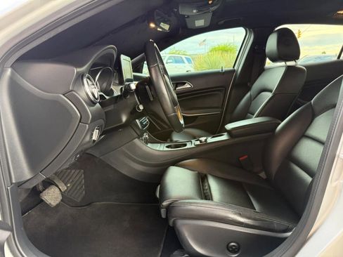 Used 2017 Mercedes-Benz GLA 250 image 39