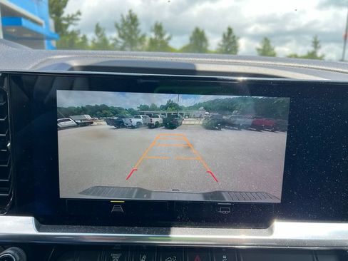 Used 2024 Chevrolet Silverado 3500 LT AWD/4WD image 10