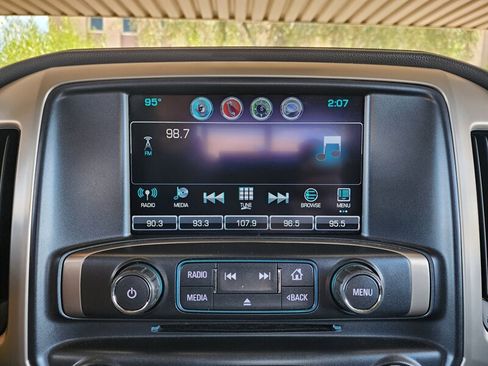 Used 2017 GMC Sierra 2500 Denali w/ Duramax Plus Package AWD/4WD image 39