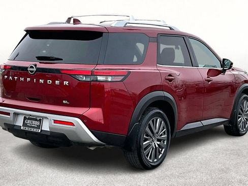 Used 2024 Nissan Pathfinder SL w/ SL Premium Package FWD image 2