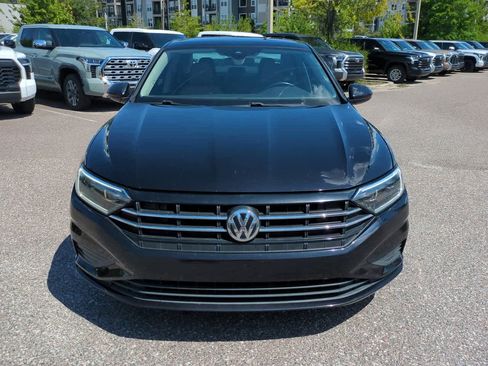 Used 2019 Volkswagen Jetta SEL w/ Cold Weather Package FWD image 9